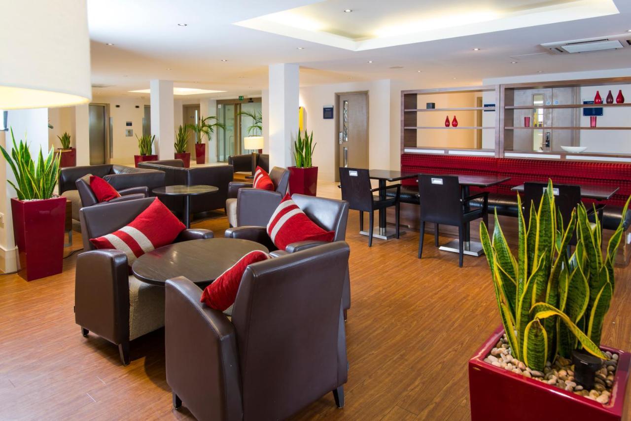 Holiday Inn Express Northampton - South By Ihg Εξωτερικό φωτογραφία