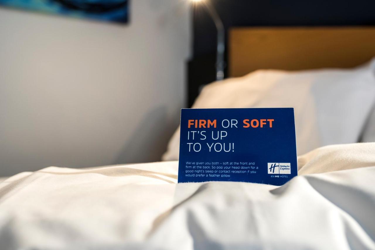 Holiday Inn Express Northampton - South By Ihg Εξωτερικό φωτογραφία
