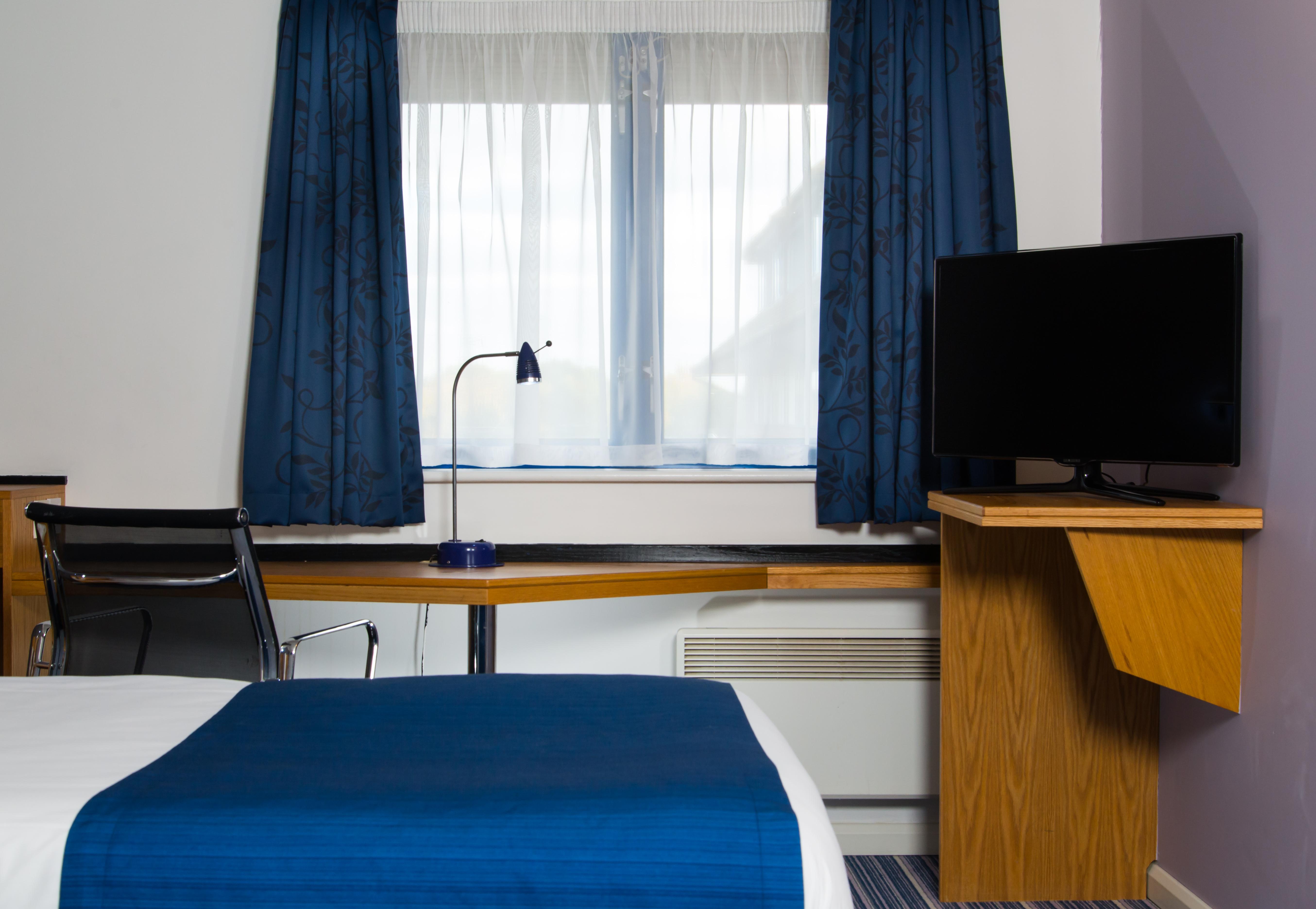 Holiday Inn Express Northampton - South By Ihg Εξωτερικό φωτογραφία