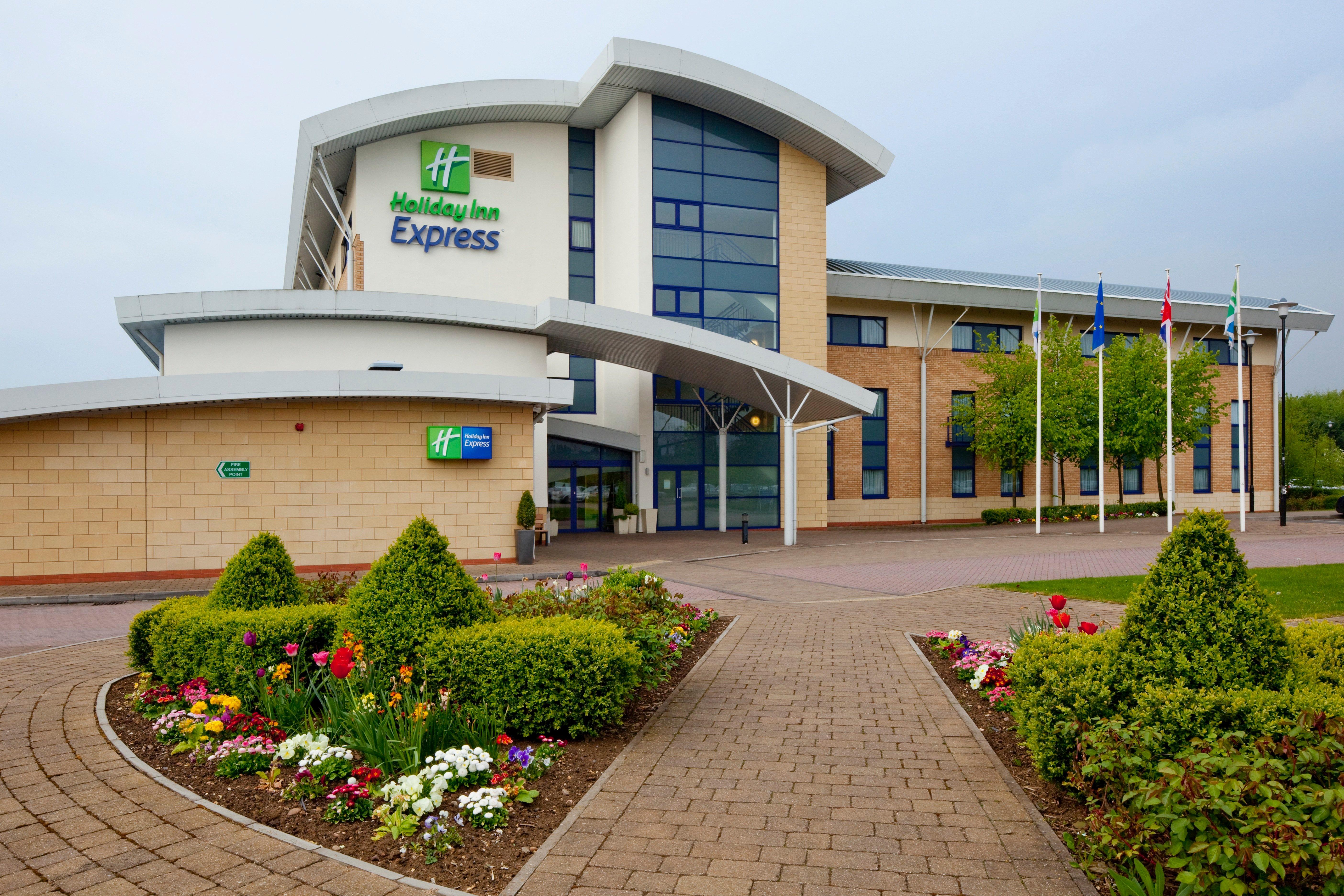 Holiday Inn Express Northampton - South By Ihg Εξωτερικό φωτογραφία