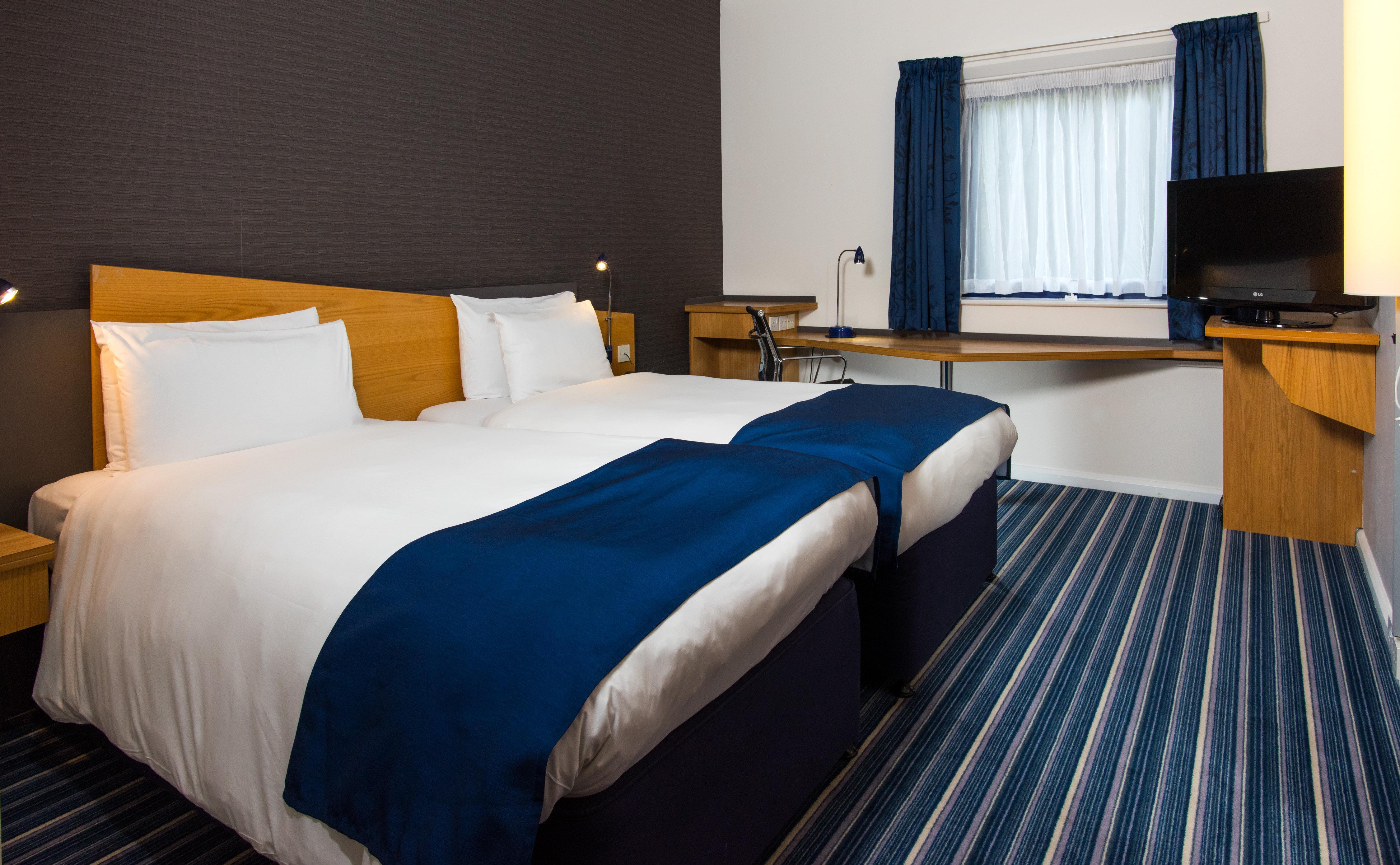 Holiday Inn Express Northampton - South By Ihg Εξωτερικό φωτογραφία