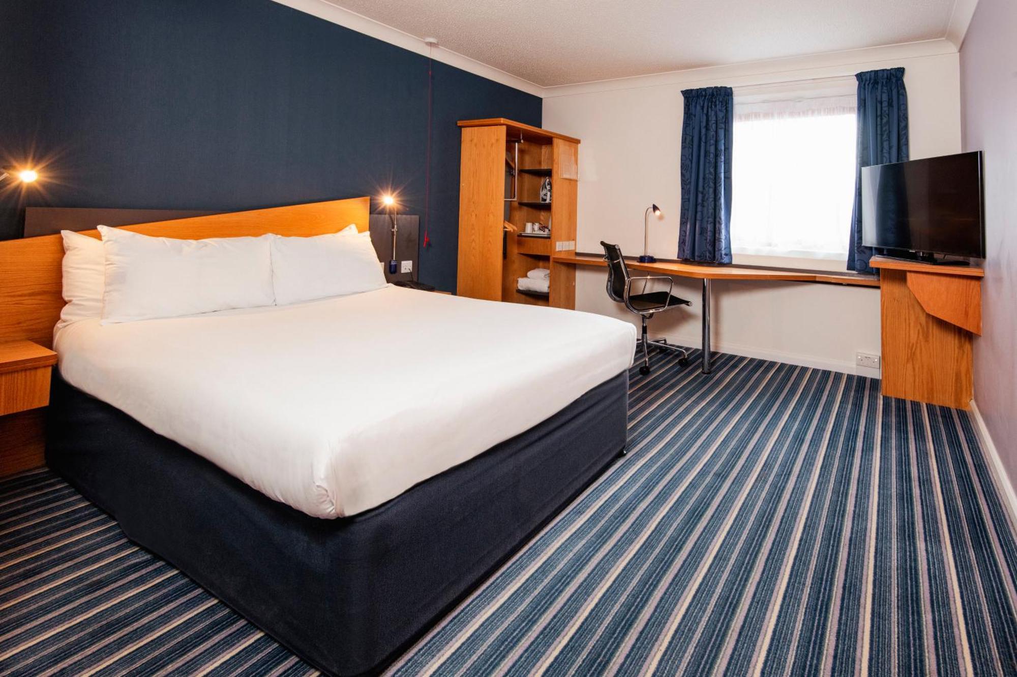 Holiday Inn Express Northampton - South By Ihg Εξωτερικό φωτογραφία