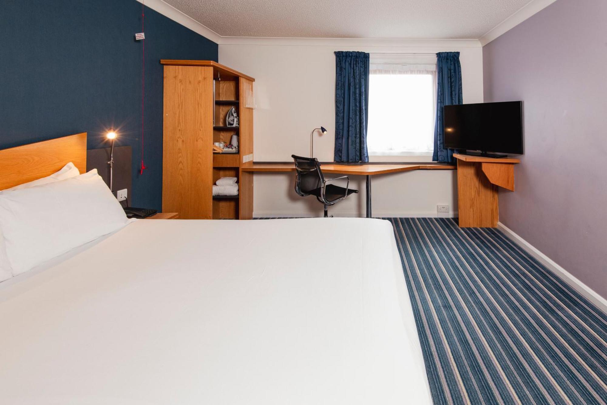 Holiday Inn Express Northampton - South By Ihg Εξωτερικό φωτογραφία