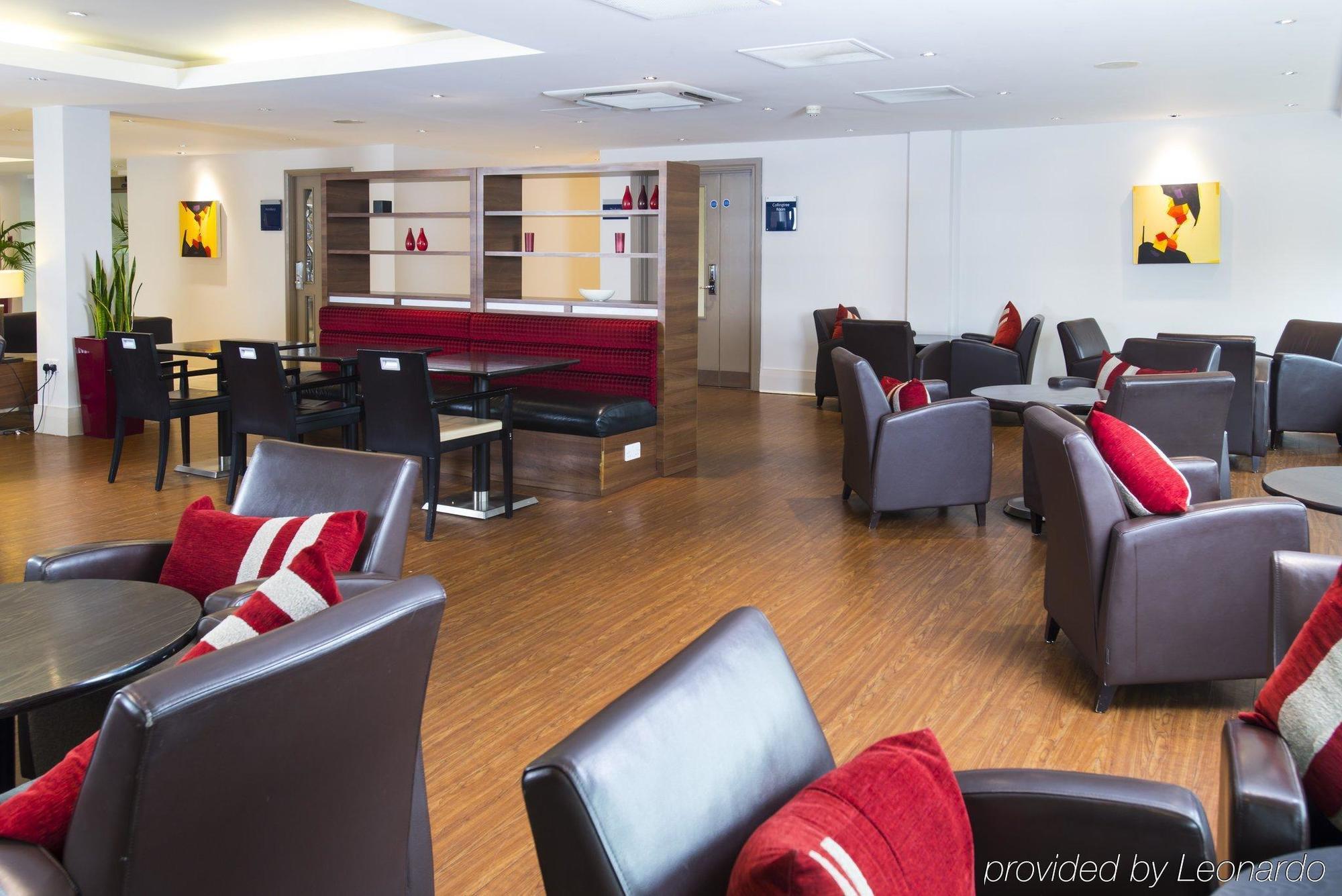 Holiday Inn Express Northampton - South By Ihg Εξωτερικό φωτογραφία