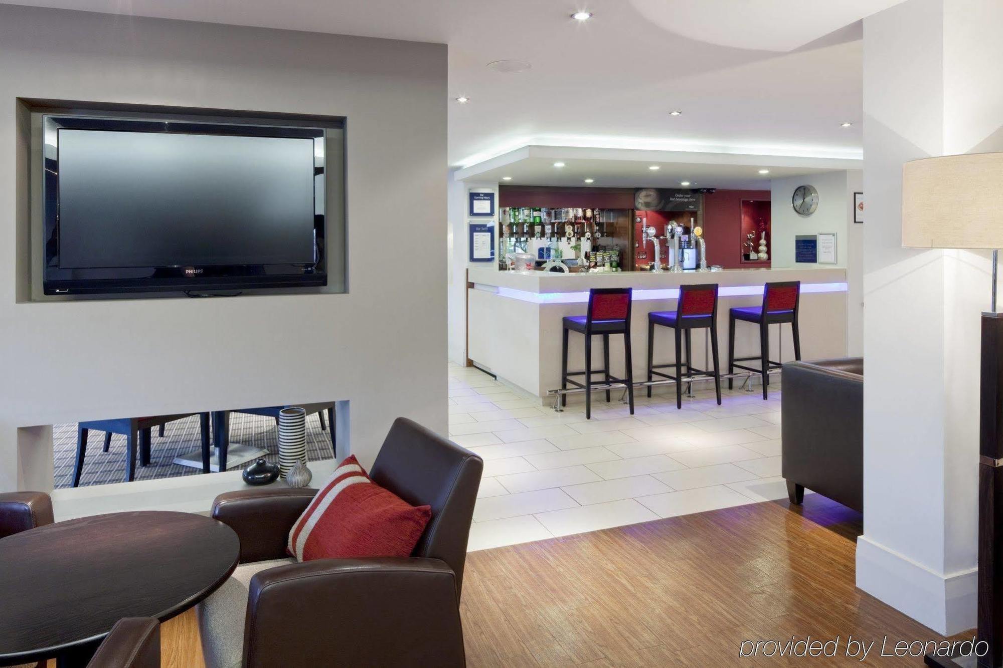 Holiday Inn Express Northampton - South By Ihg Εξωτερικό φωτογραφία