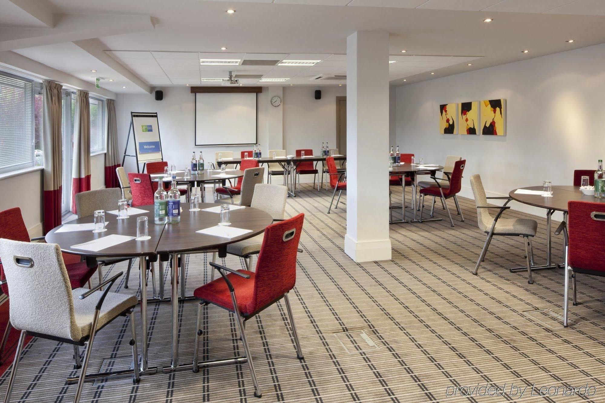 Holiday Inn Express Northampton - South By Ihg Εξωτερικό φωτογραφία