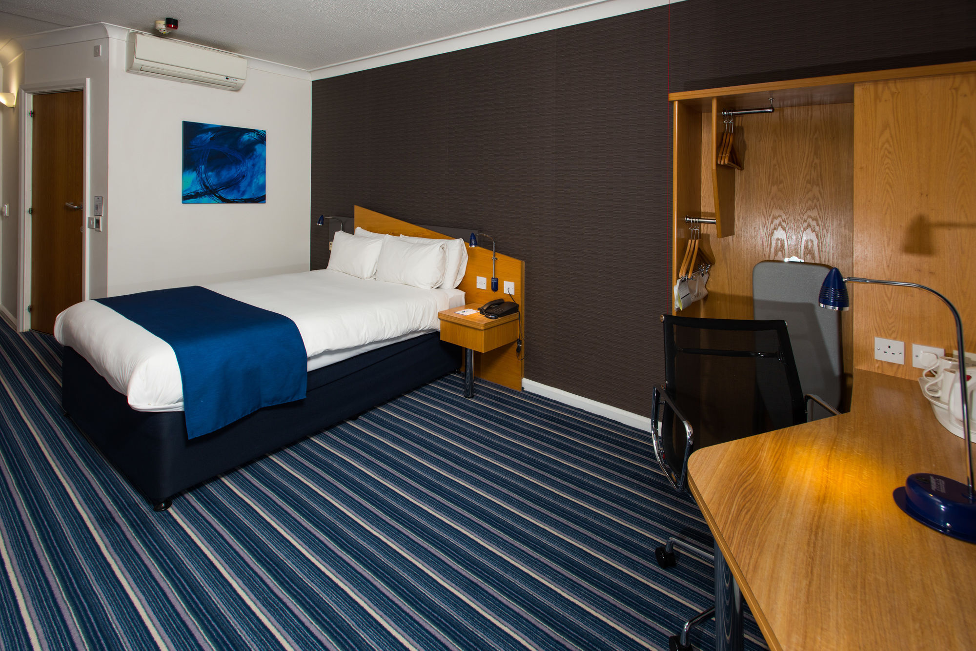 Holiday Inn Express Northampton - South By Ihg Εξωτερικό φωτογραφία