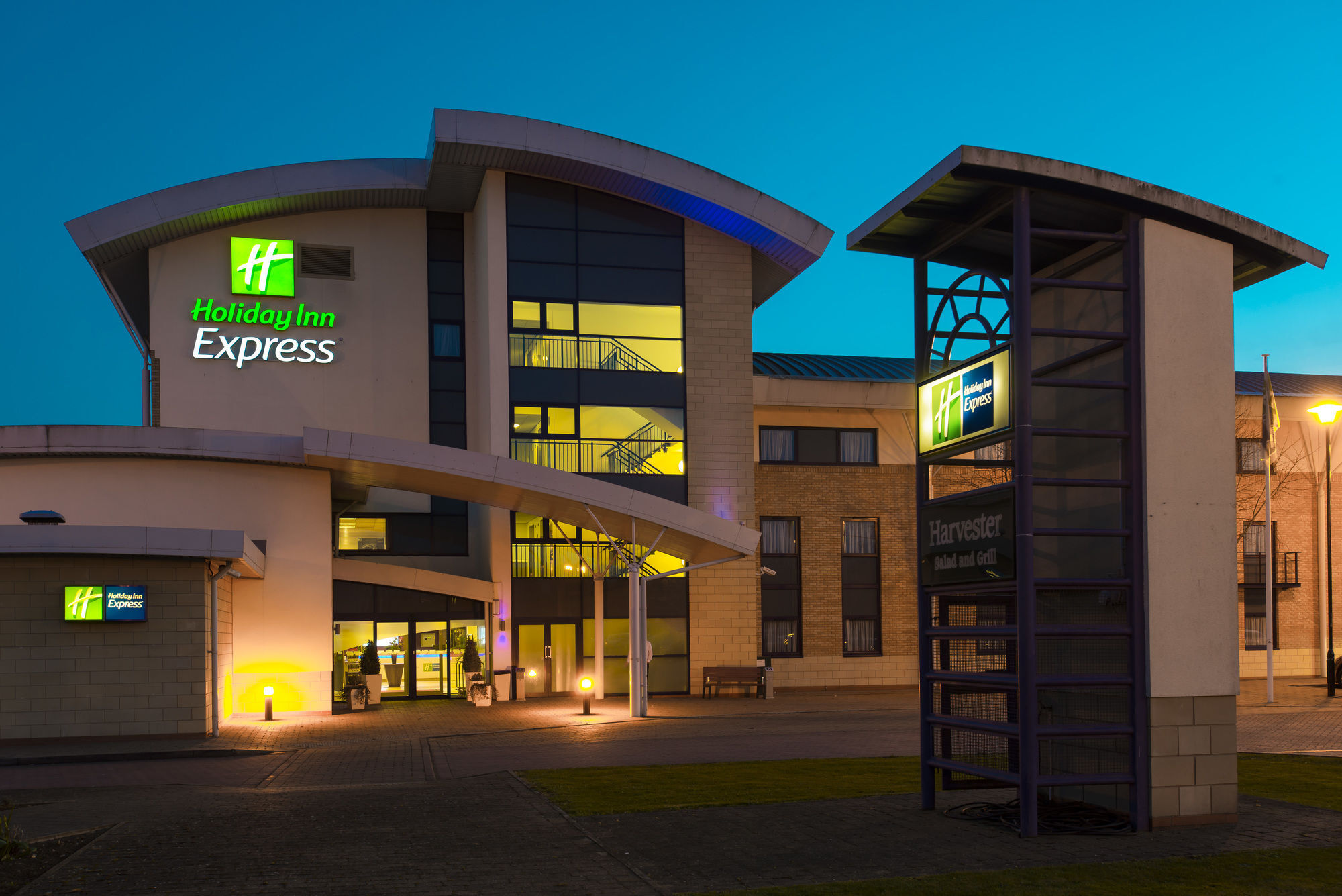 Holiday Inn Express Northampton - South By Ihg Εξωτερικό φωτογραφία