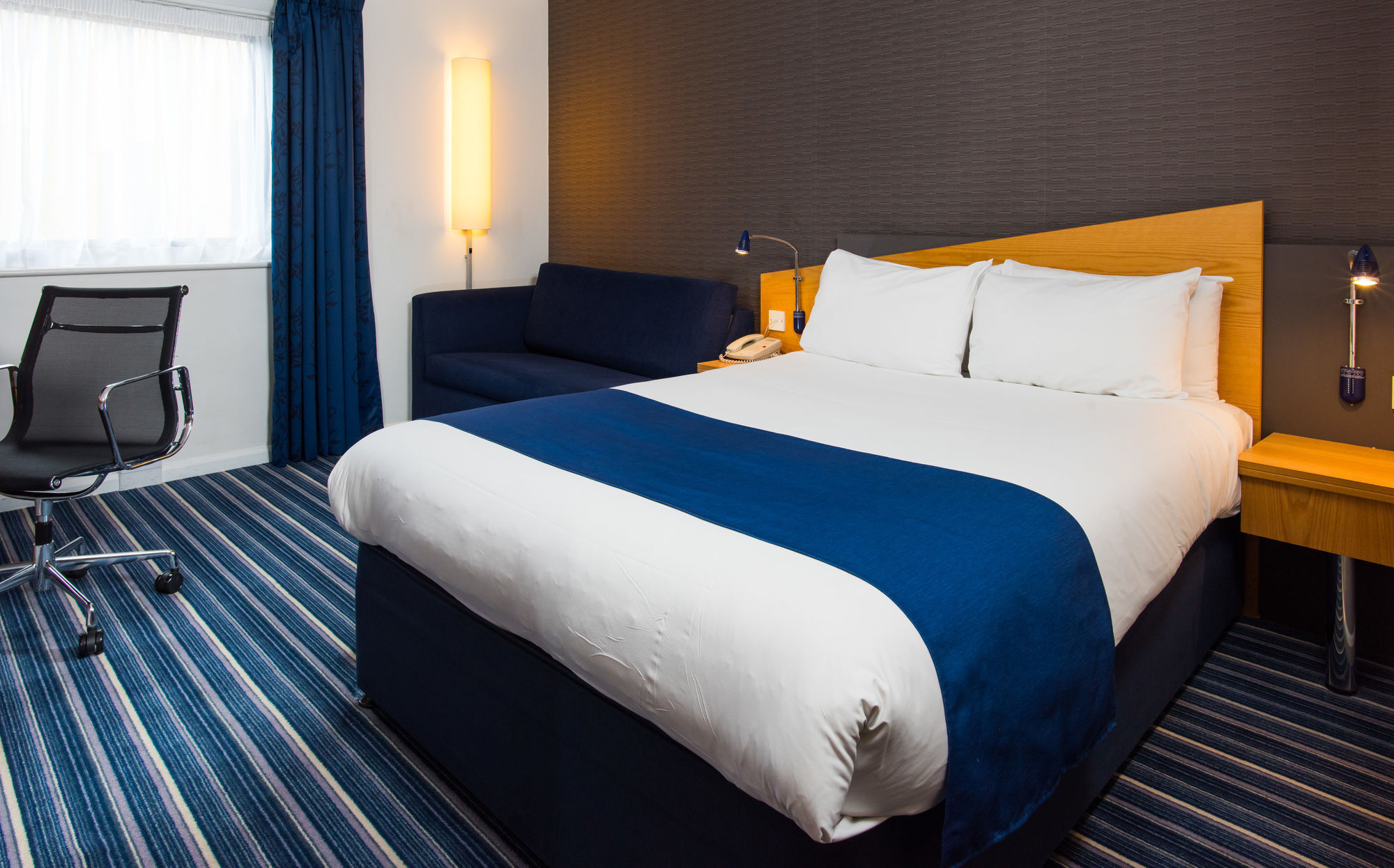 Holiday Inn Express Northampton - South By Ihg Εξωτερικό φωτογραφία
