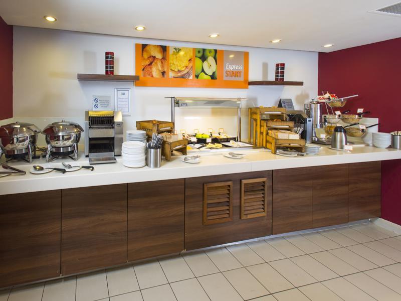 Holiday Inn Express Northampton - South By Ihg Εξωτερικό φωτογραφία